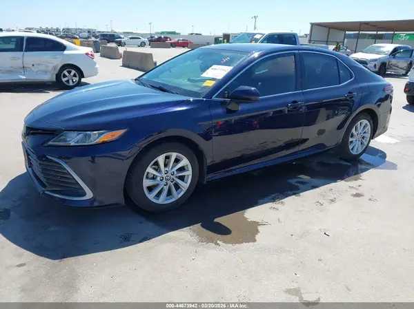 4T1C11AK3MU519554 2021 TOYOTA CAMRY - Image 2
