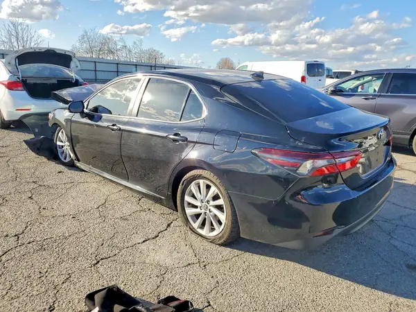 4T1C11AK3MU537519 2021 TOYOTA CAMRY - Image 2