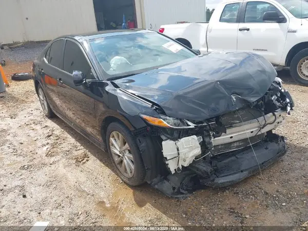 4T1C11AK3MU543126 2021 TOYOTA CAMRY - Image 1