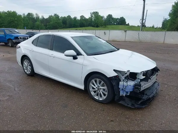 4T1C11AK3MU545250 2021 TOYOTA CAMRY - Image 1