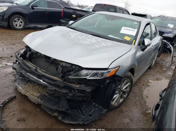 4T1C11AK3MU547080 2021 TOYOTA CAMRY - Image 2