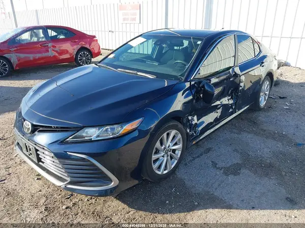 4T1C11AK3MU551193 2021 TOYOTA CAMRY - Image 2