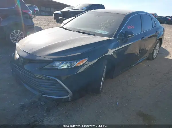 4T1C11AK3MU552571 2021 TOYOTA CAMRY - Image 2