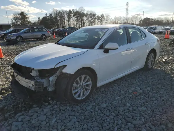 4T1C11AK3MU572965 2021 TOYOTA CAMRY - Image 1