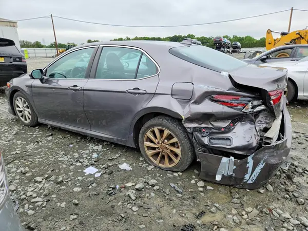 4T1C11AK3MU573596 2021 TOYOTA CAMRY - Image 2