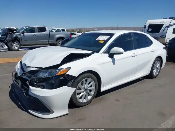 4T1C11AK3MU580192 2021 TOYOTA CAMRY - Image 2