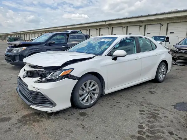 4T1C11AK3MU581228 2021 TOYOTA CAMRY - Image 1
