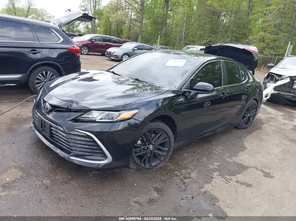 4T1C11AK3MU583738 2021 TOYOTA CAMRY - Image 2