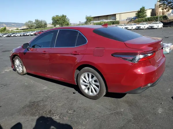 4T1C11AK3MU586865 2021 TOYOTA CAMRY - Image 2
