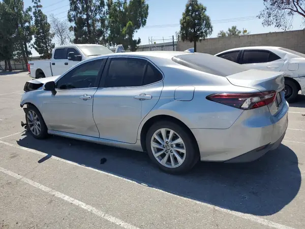 4T1C11AK3MU589216 2021 TOYOTA CAMRY - Image 2