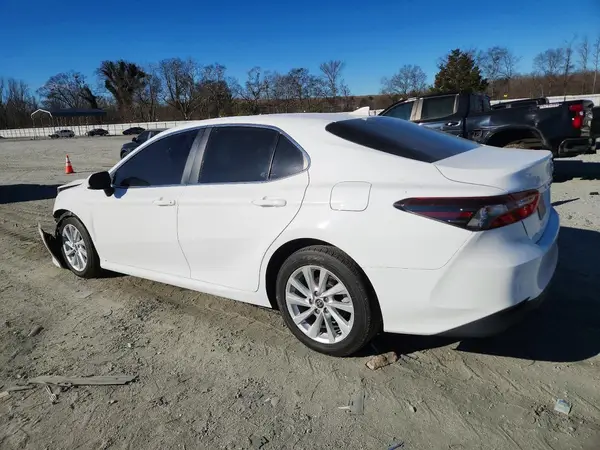 4T1C11AK3MU590141 2021 TOYOTA CAMRY - Image 2