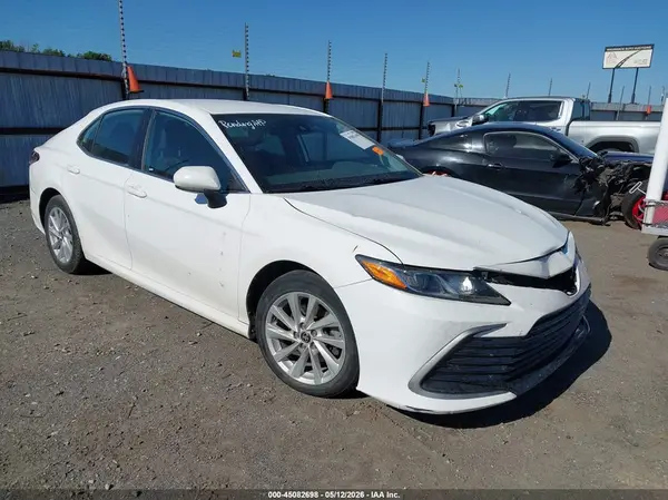 4T1C11AK3MU599096 2021 TOYOTA CAMRY - Image 1
