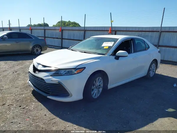 4T1C11AK3MU599096 2021 TOYOTA CAMRY - Image 2