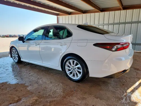 4T1C11AK3MU599969 2021 TOYOTA CAMRY - Image 2