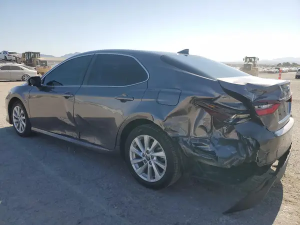 4T1C11AK3MU600702 2021 TOYOTA CAMRY - Image 2