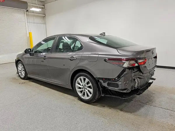 4T1C11AK3MU602725 2021 TOYOTA CAMRY - Image 2