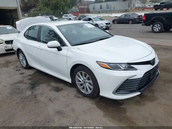 4T1C11AK3MU603146 2021 TOYOTA CAMRY - Image 1