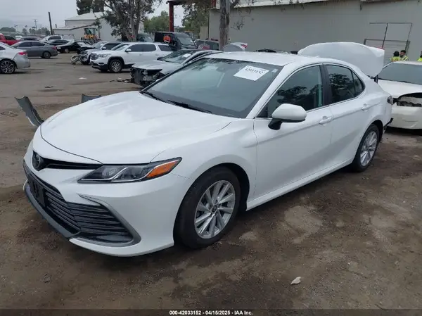 4T1C11AK3MU603146 2021 TOYOTA CAMRY - Image 2