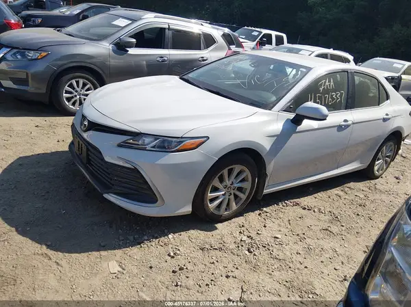 4T1C11AK3NU002028 2022 TOYOTA CAMRY - Image 2