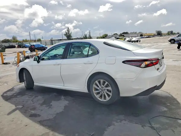 4T1C11AK3NU006855 2022 TOYOTA CAMRY - Image 2