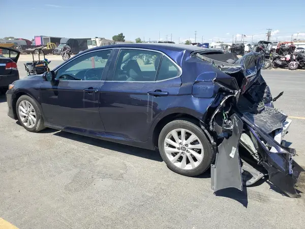 4T1C11AK3NU018570 2022 TOYOTA CAMRY - Image 2