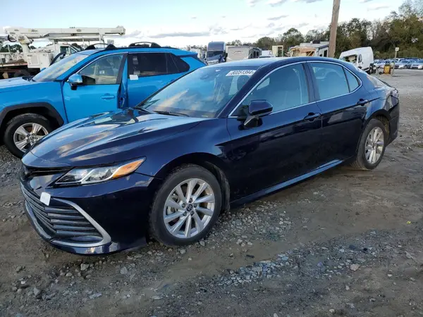 4T1C11AK3NU021131 2022 TOYOTA CAMRY - Image 1