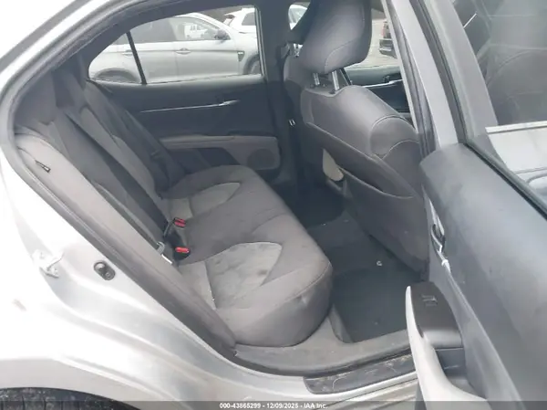 4T1C11AK3NU028919 2022 TOYOTA CAMRY - Image 8
