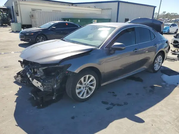 4T1C11AK3NU033005 2022 TOYOTA CAMRY - Image 1