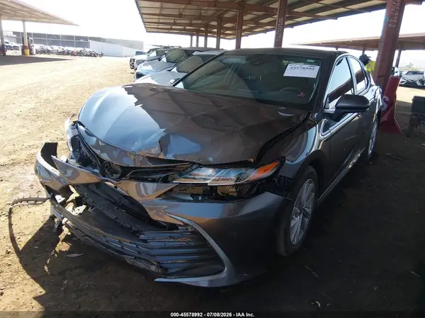 4T1C11AK3NU044652 2022 TOYOTA CAMRY - Image 2