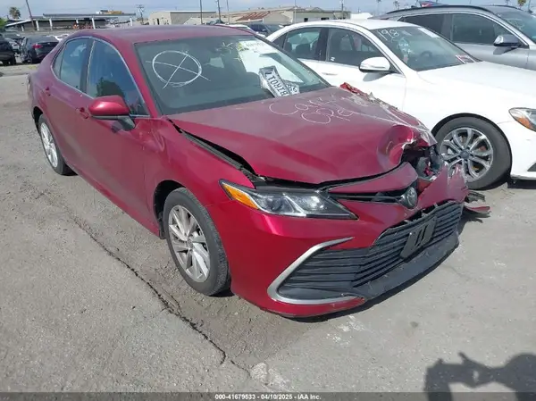 4T1C11AK3NU047552 2022 TOYOTA CAMRY - Image 1