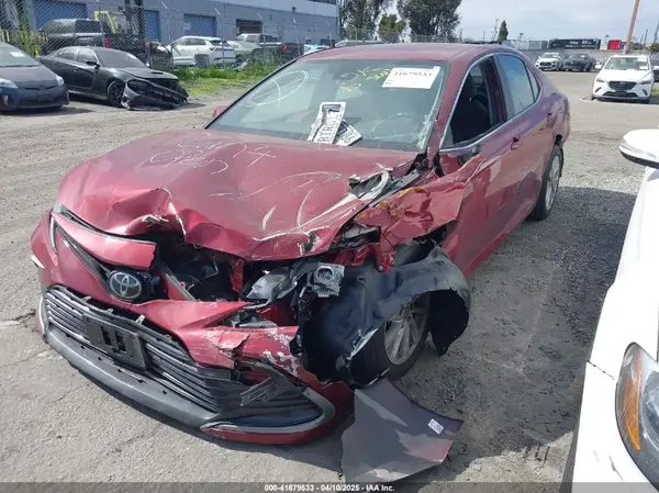 4T1C11AK3NU047552 2022 TOYOTA CAMRY - Image 2
