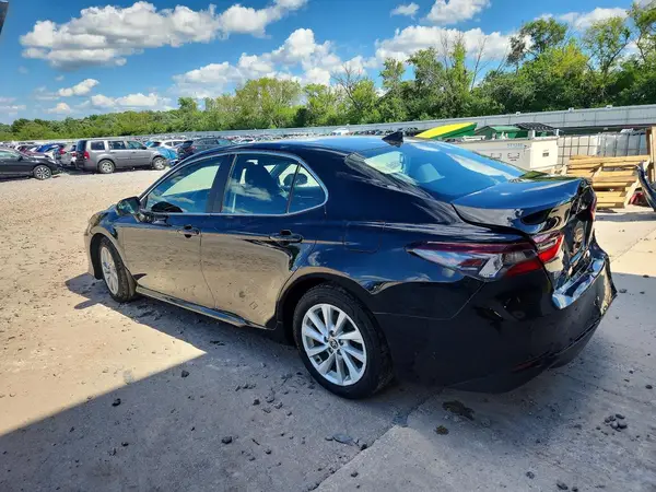 4T1C11AK3NU049480 2022 TOYOTA CAMRY - Image 2