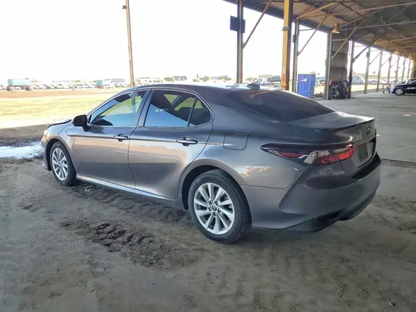 4T1C11AK3NU052802 2022 TOYOTA CAMRY - Image 2