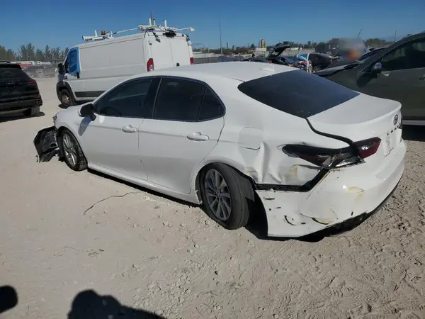 4T1C11AK3NU057837 2022 TOYOTA CAMRY - Image 2