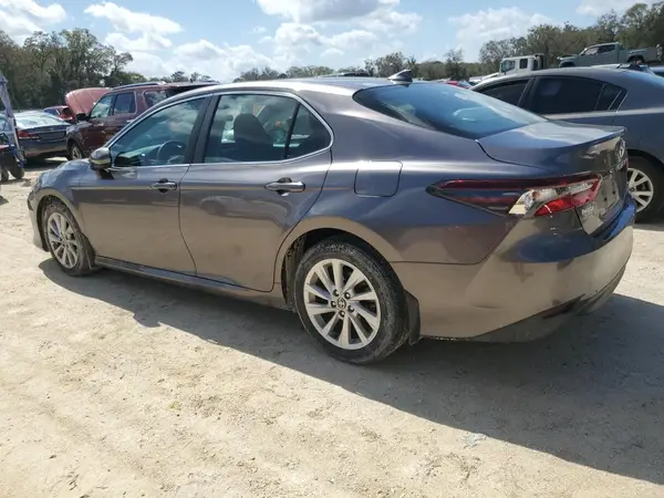 4T1C11AK3NU058437 2022 TOYOTA CAMRY - Image 2
