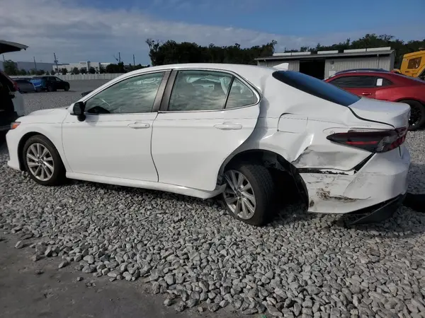 4T1C11AK3NU065792 2022 TOYOTA CAMRY - Image 2