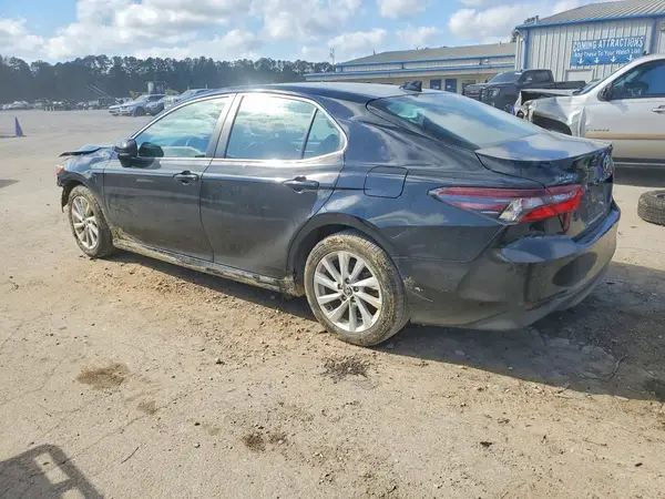 4T1C11AK3NU617548 2022 TOYOTA CAMRY - Image 2