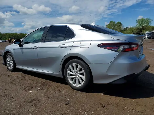 4T1C11AK3NU620319 2022 TOYOTA CAMRY - Image 2