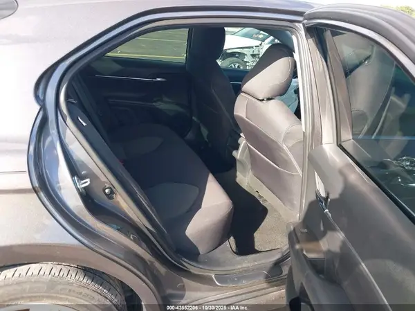 4T1C11AK3NU623267 2022 TOYOTA CAMRY - Image 8