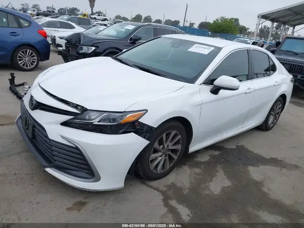 4T1C11AK3NU625990 2022 TOYOTA CAMRY - Image 2