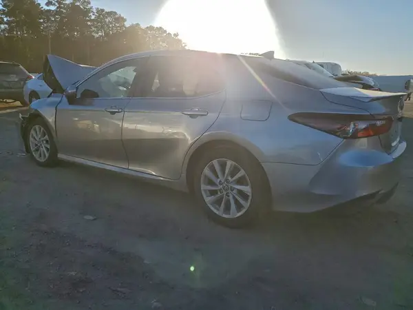 4T1C11AK3NU627481 2022 TOYOTA CAMRY - Image 2