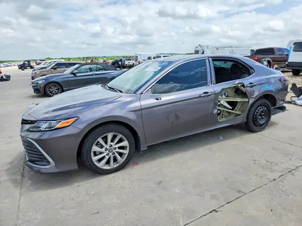 4T1C11AK3NU630509 2022 TOYOTA CAMRY - Image 1