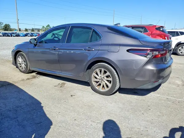 4T1C11AK3NU632129 2022 TOYOTA CAMRY - Image 2