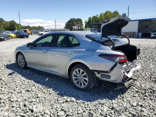 4T1C11AK3NU637945 2022 TOYOTA CAMRY - Image 2