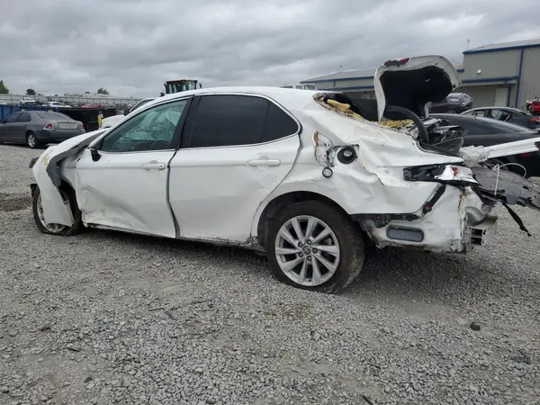 4T1C11AK3NU639498 2022 TOYOTA CAMRY - Image 2
