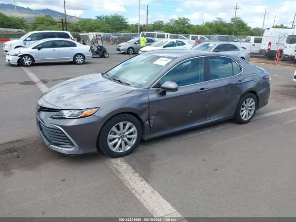 4T1C11AK3NU643163 2022 TOYOTA CAMRY - Image 2