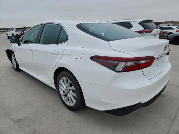 4T1C11AK3NU645740 2022 TOYOTA CAMRY - Image 2