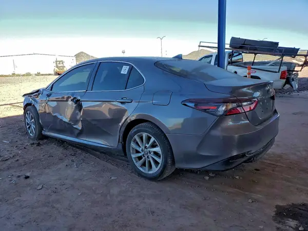 4T1C11AK3NU646452 2022 TOYOTA CAMRY - Image 2
