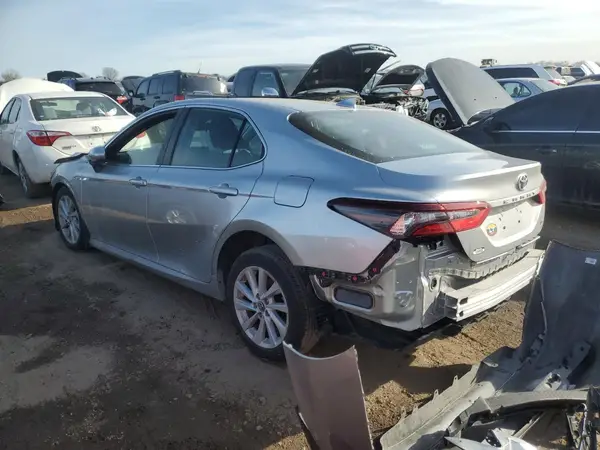 4T1C11AK3NU647973 2022 TOYOTA CAMRY - Image 2