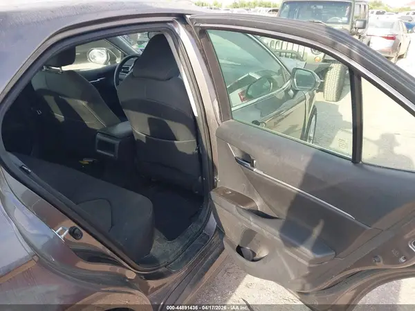4T1C11AK3NU660030 2022 TOYOTA CAMRY - Image 8